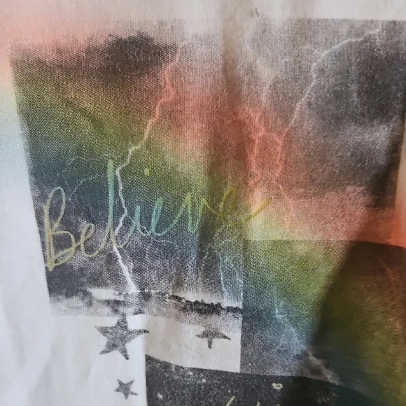 White Graphic Tee with Rainbow and Star Design - Picture 4 of 8